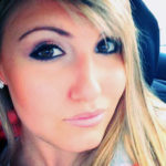 Plan q sur Auxerre, fille chaude